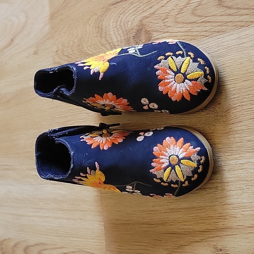 Zara toddler boots size 23 size 7